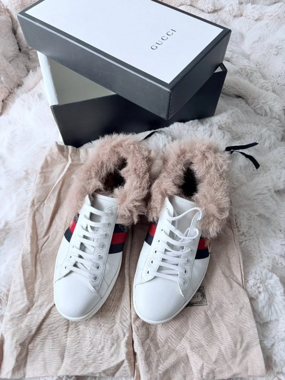 Gucci elegant sneakers
